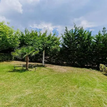 Soluna 2-bdrm Maisonette With Shared Garden, Sani Apartament *