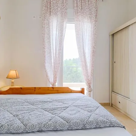 Soluna 2-bdrm Maisonette With Shared Garden, Sani Sani (Chalkidiki)