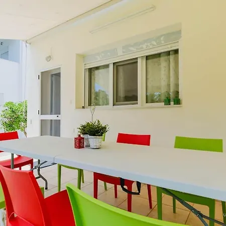 Apartamento Soluna 2-bdrm Maisonette With Shared Garden, Sani