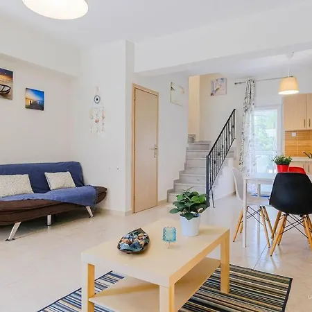 Soluna 2-bdrm Maisonette With Shared Garden, Sani *