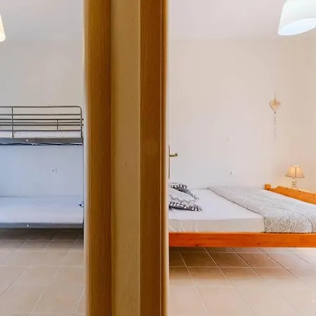 Apartamento Soluna 2-bdrm Maisonette With Shared Garden, Sani *